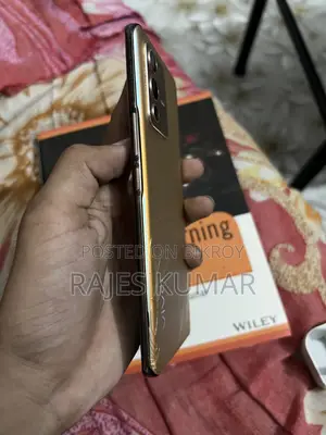 Vivo V23 128 GB Orange