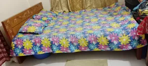 কাঠের তৈরি খাট
