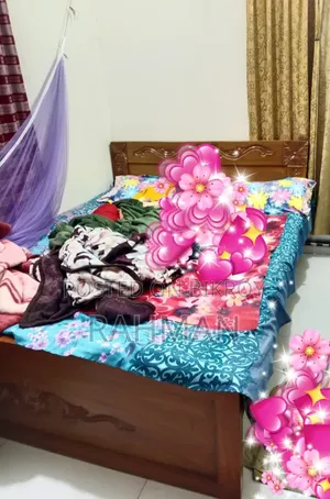 কাঠের তৈরি খাট