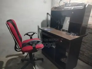 Table and Chair. পিসি সেটাপ টেবিল এবং চেয়ার বিক্রি আছে