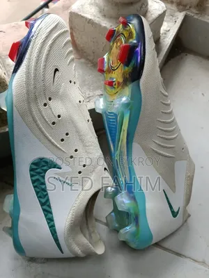 Nike Phantom Luna 2