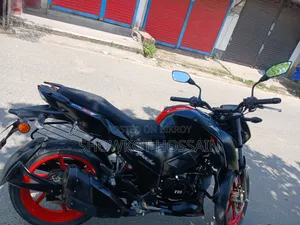 TVS Apache 160 4V 2023 Black