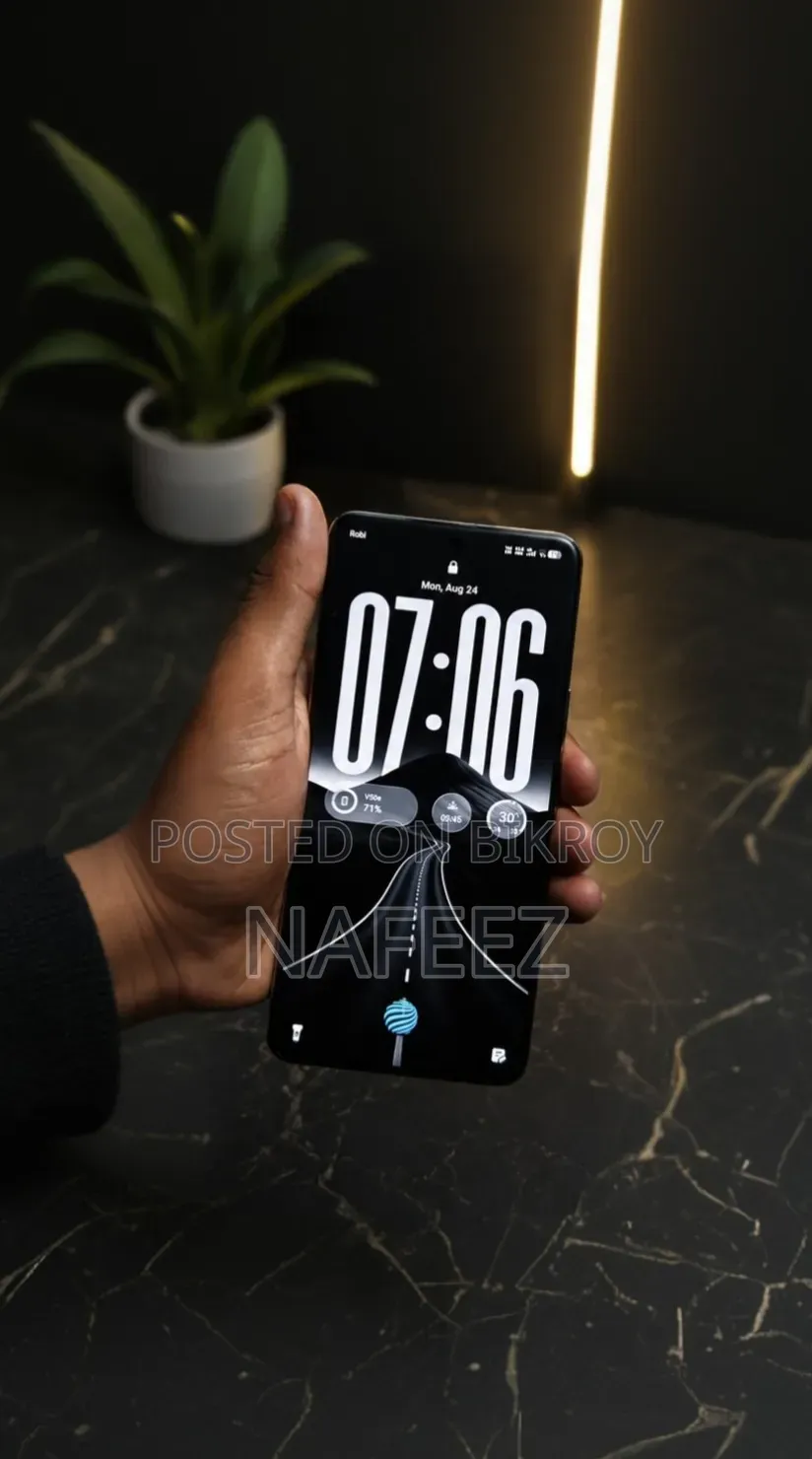 Vivo V50e 128 GB White
