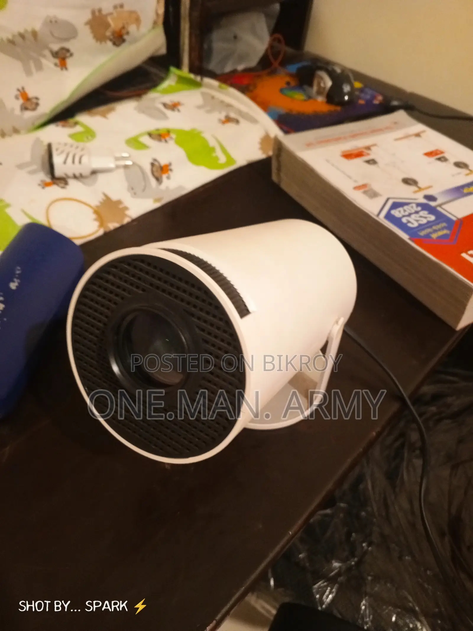 Hy300 Projector