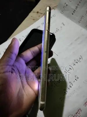 Apple iPhone 6s 16 GB Gold
