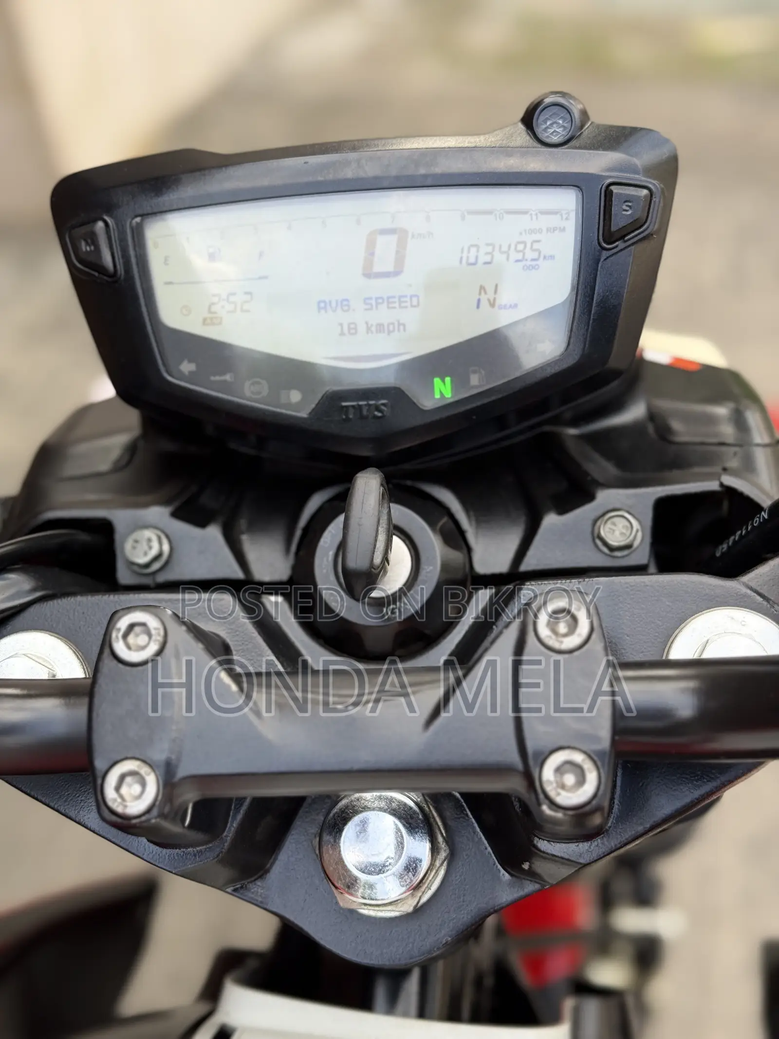 TVS Apache 160 4V 2022 Red