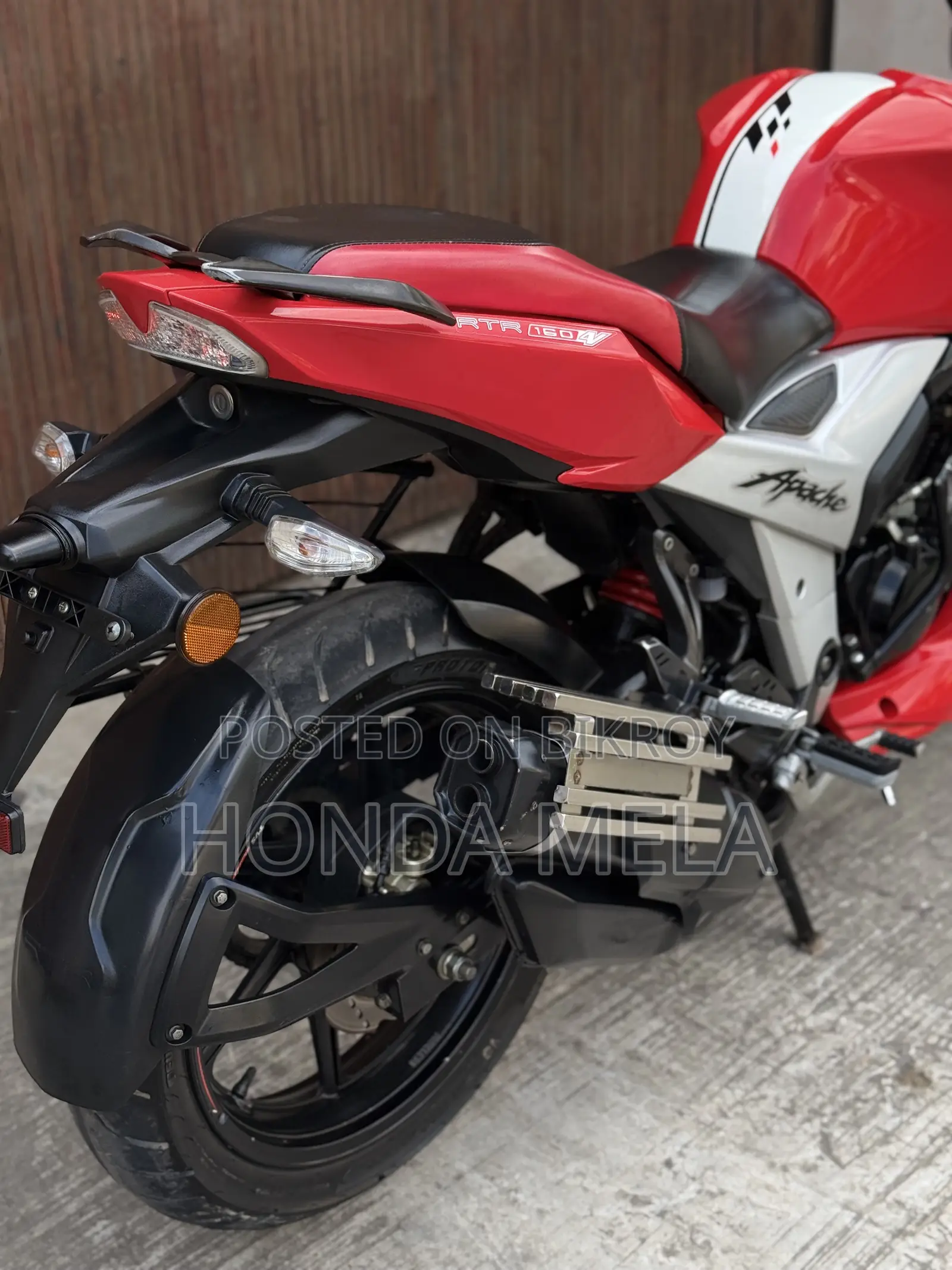 TVS Apache 160 4V 2022 Red