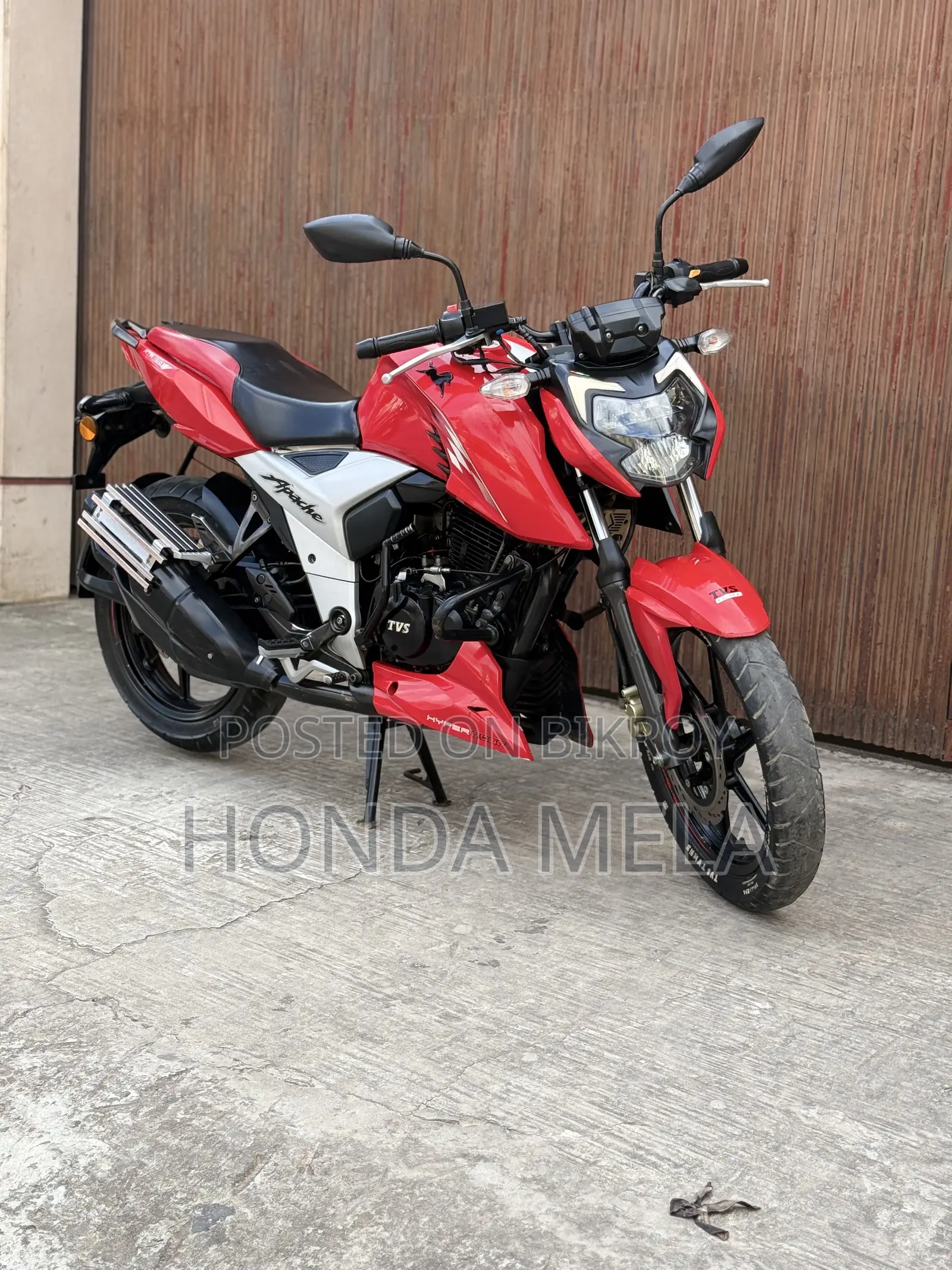 TVS Apache 160 4V 2022 Red