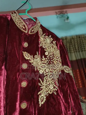 ইন্ডিয়ান একটি বেলবেট শেরওয়ানী বিক্রি হবে