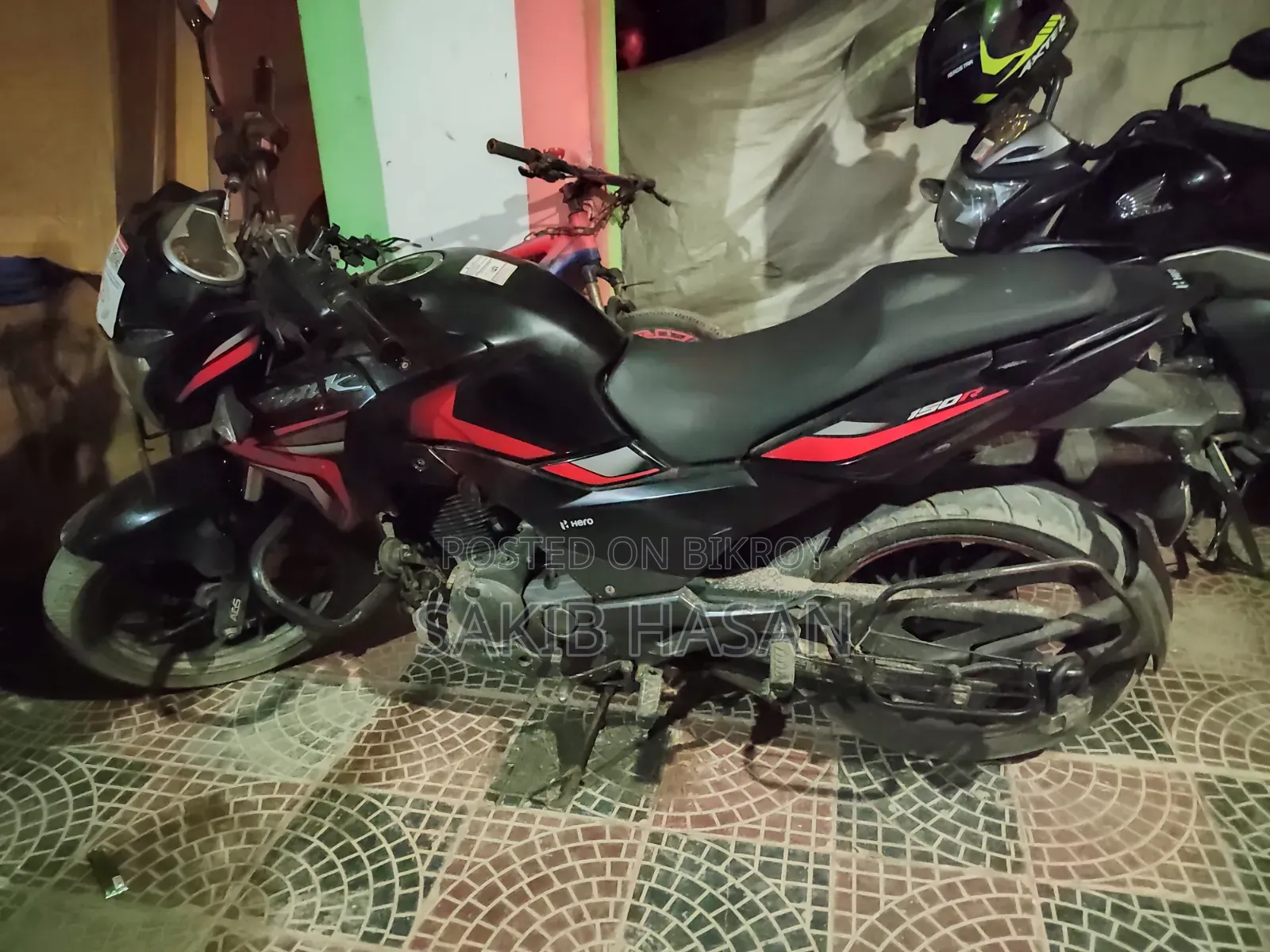 Hero Hunk 2022 Black