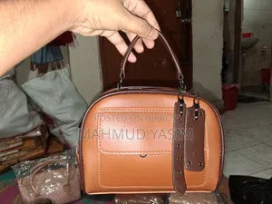 পাইকারি দামে আকর্ষণীয় লেডিস হ্যান্ডব্যাগ কালেকশন (নতুন)