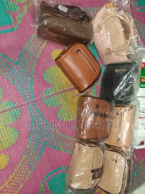 পাইকারি দামে আকর্ষণীয় লেডিস হ্যান্ডব্যাগ কালেকশন (নতুন)