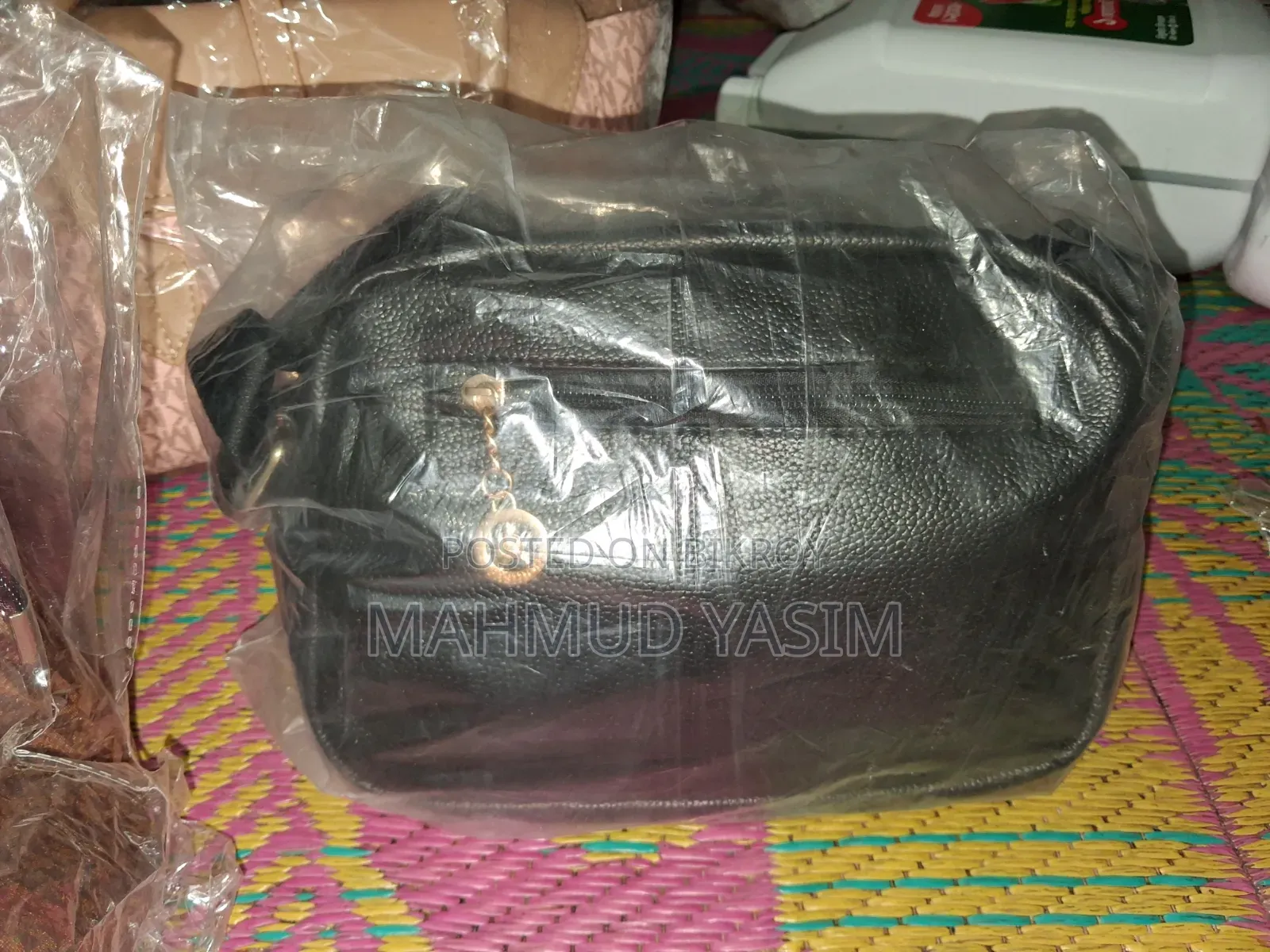 পাইকারি দামে আকর্ষণীয় লেডিস হ্যান্ডব্যাগ কালেকশন (নতুন)