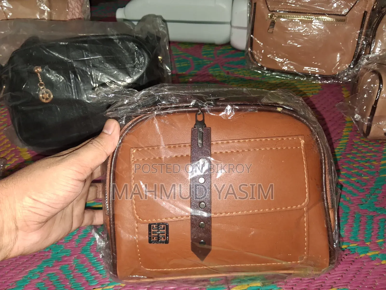পাইকারি দামে আকর্ষণীয় লেডিস হ্যান্ডব্যাগ কালেকশন (নতুন)