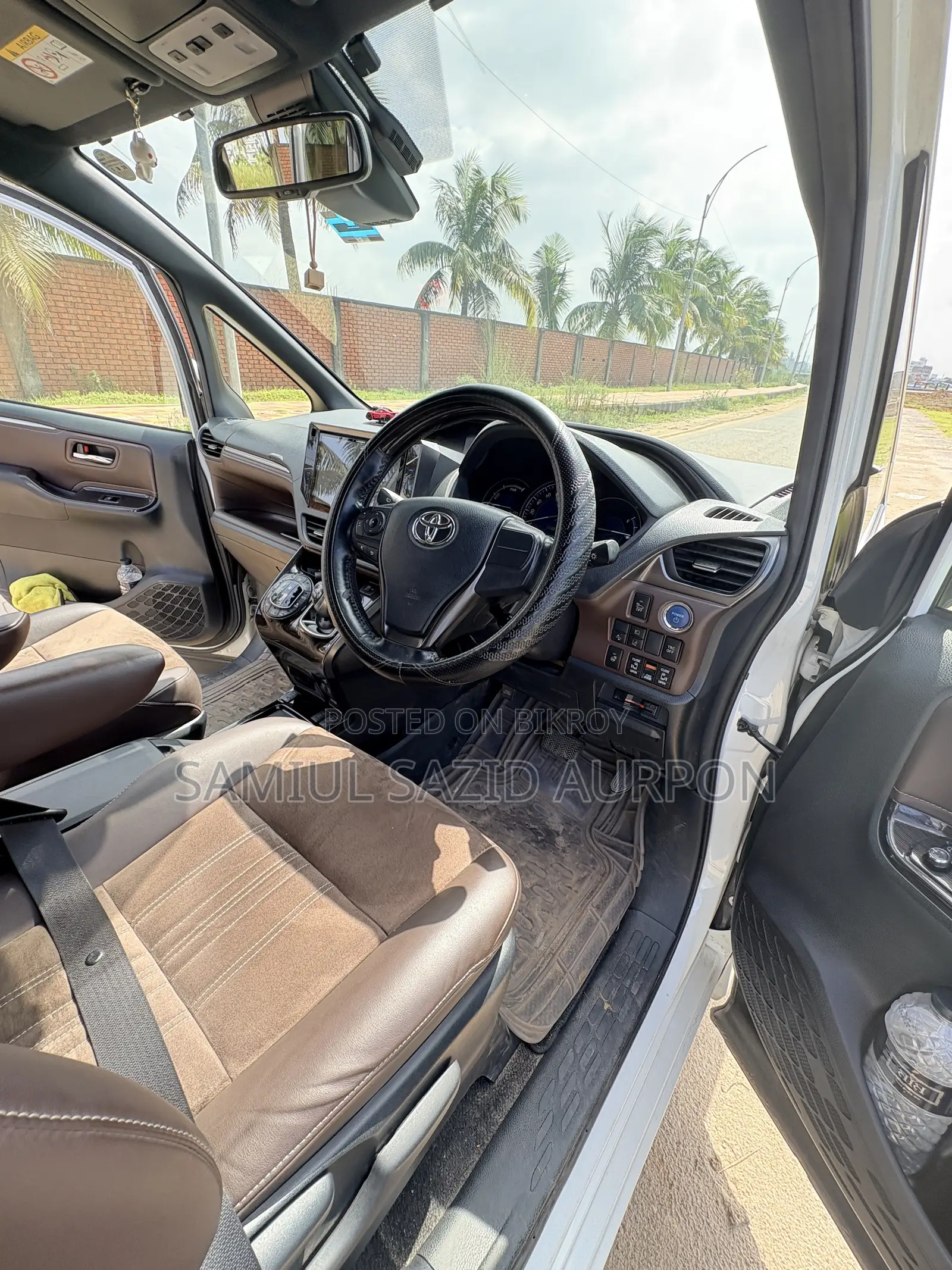 Toyota Esquire 1.8 FWD Hybrid (7 seater) 2017 Pearl