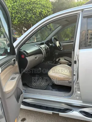 Mitsubishi Pajero 2011 Silver