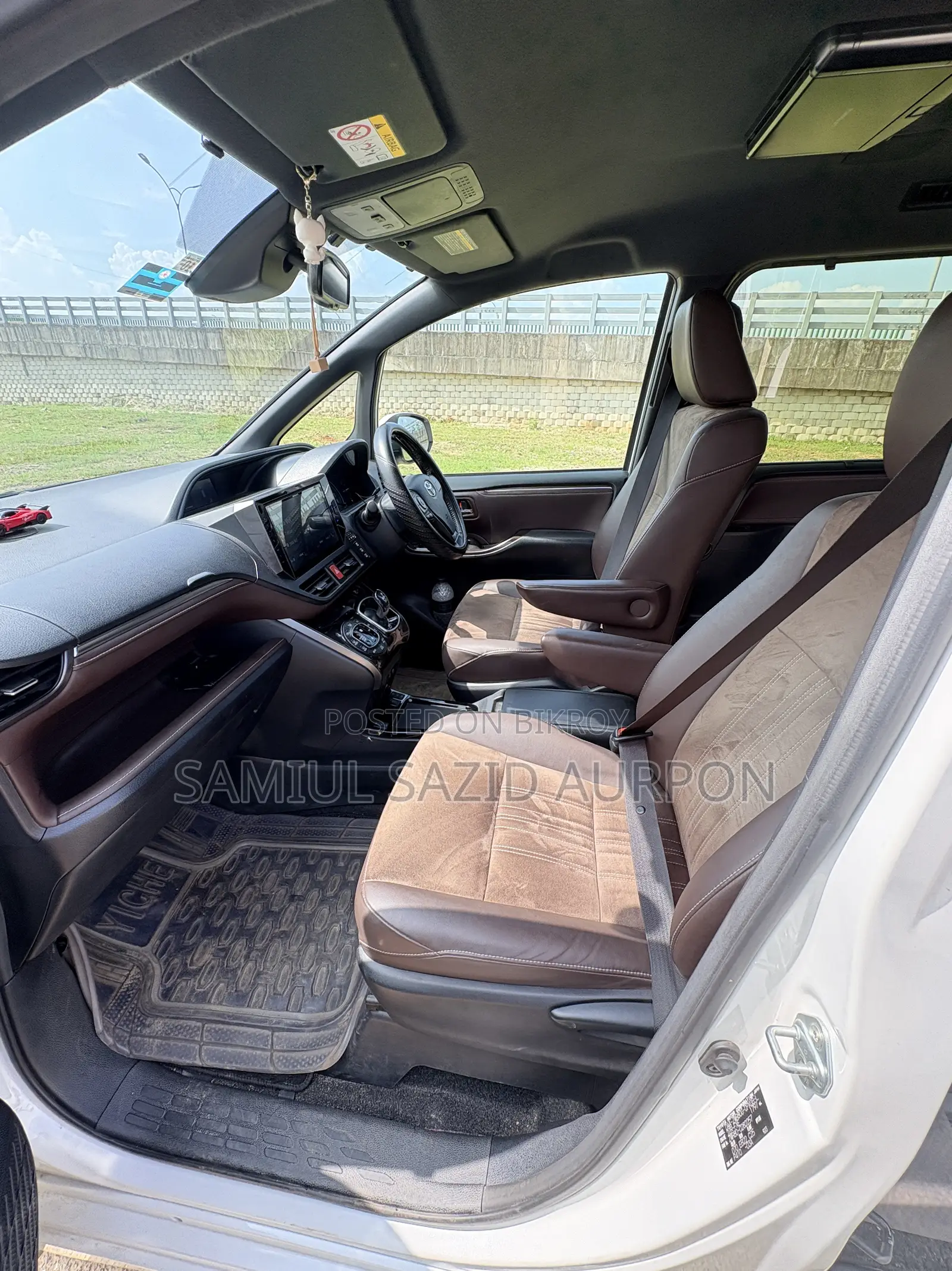 Toyota Esquire 1.8 FWD Hybrid (7 seater) 2017 Pearl