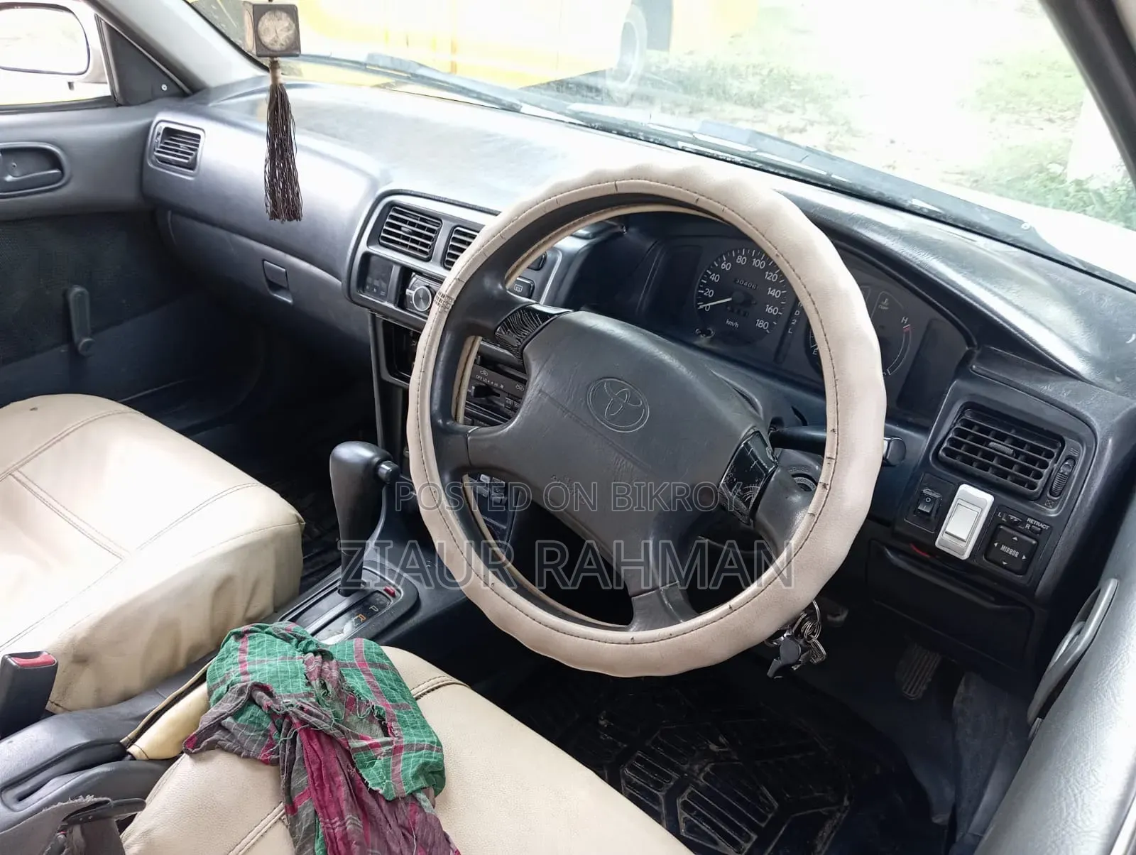 Toyota Corolla 1996 White