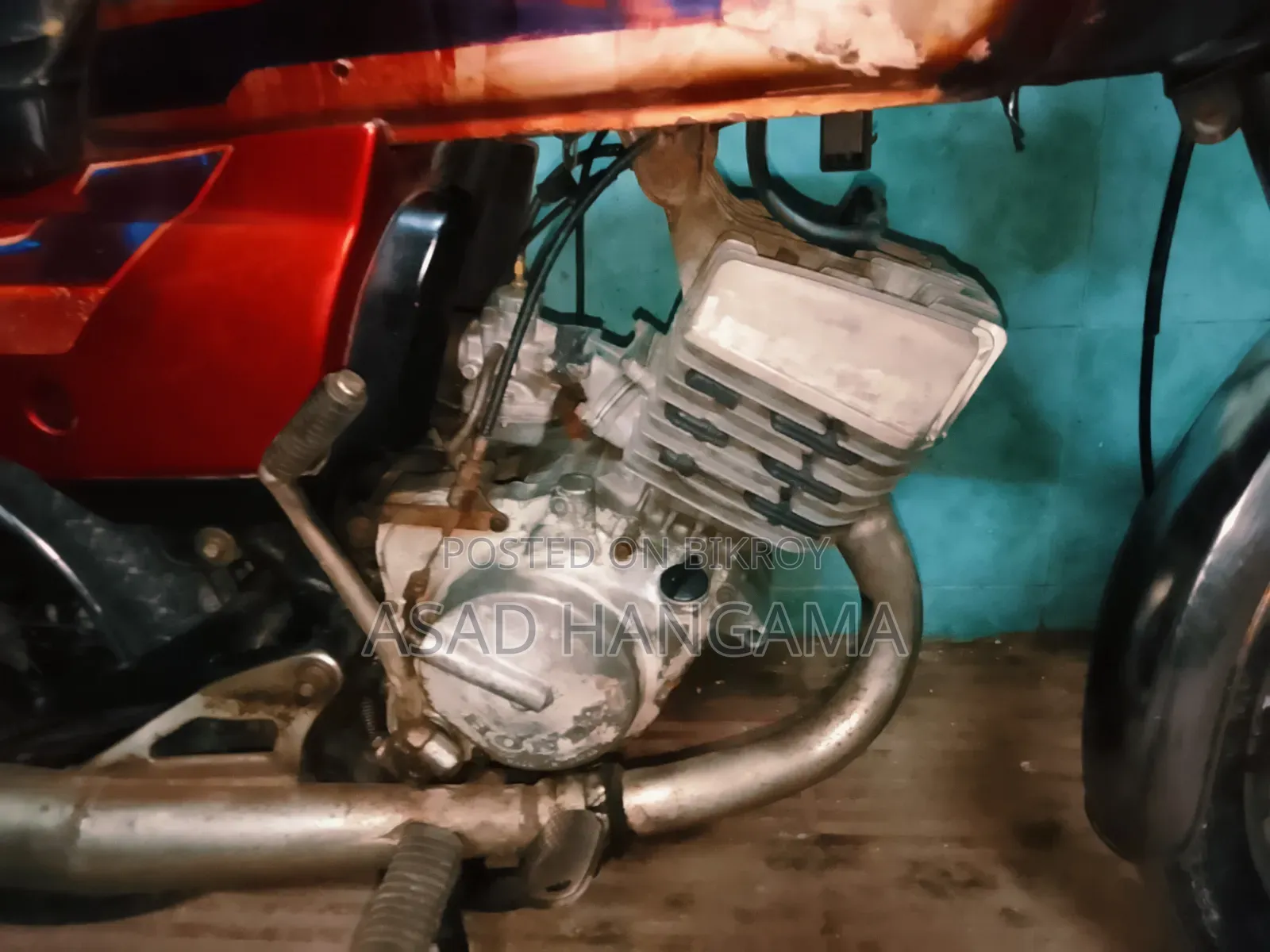 Honda 2005 Red