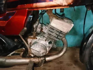 Honda 2005 Red
