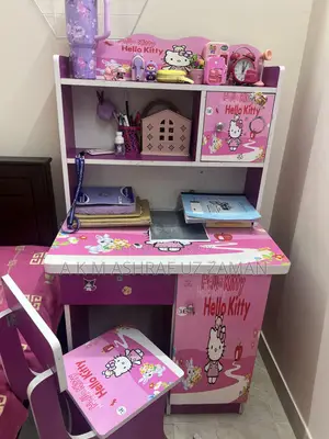 Reading Table ( Hello Kitty)