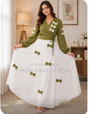 Stylish Tops and Skirt Set