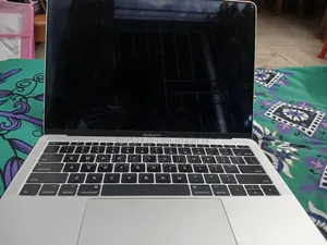Laptop Apple MacBook Pro 8GB Intel Core i5 SSD 256GB