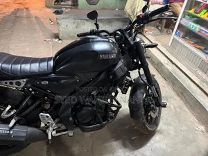 Yamaha 2022 Black