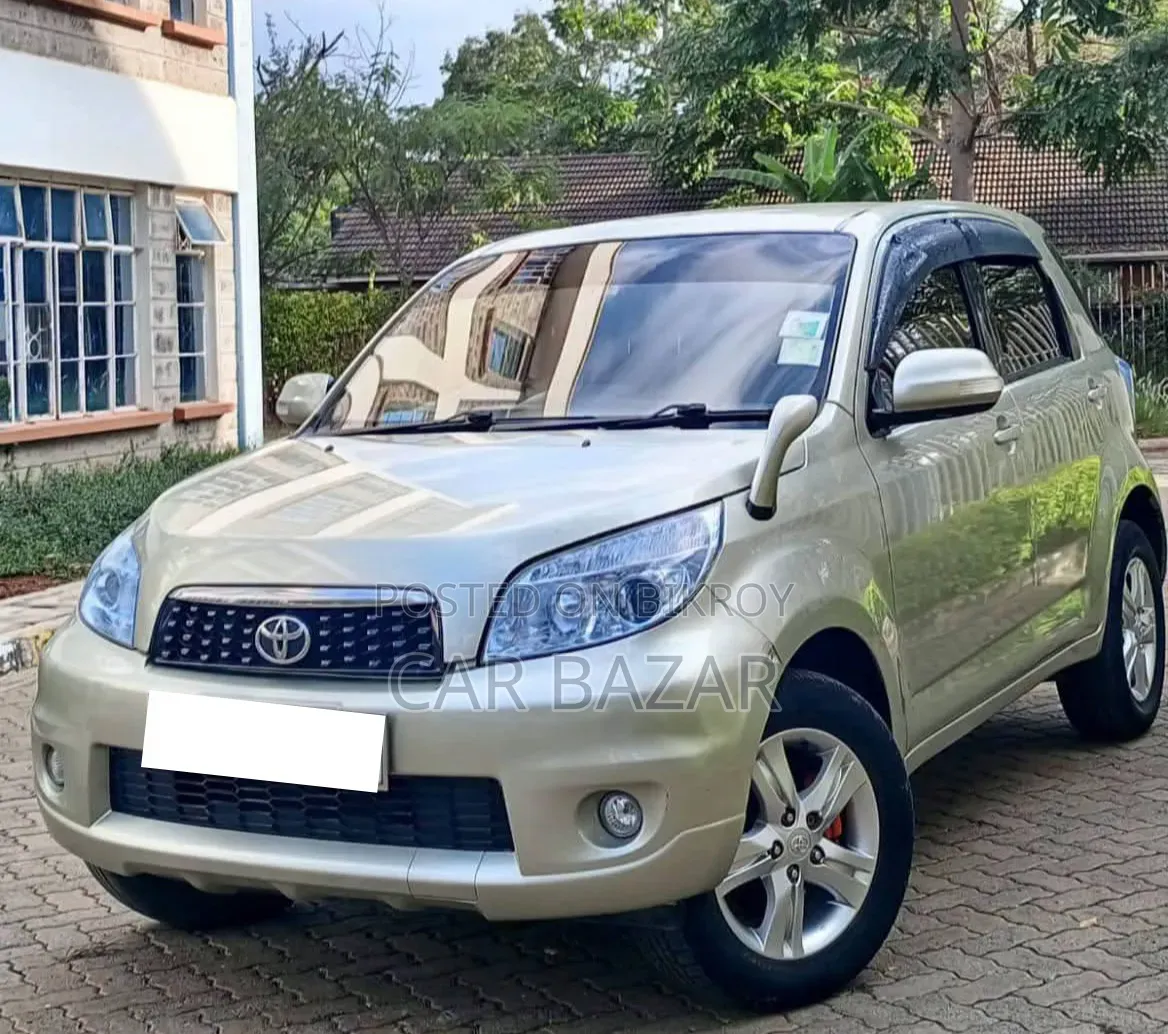 Toyota Rush 1.5 RWD 2011 Gold
