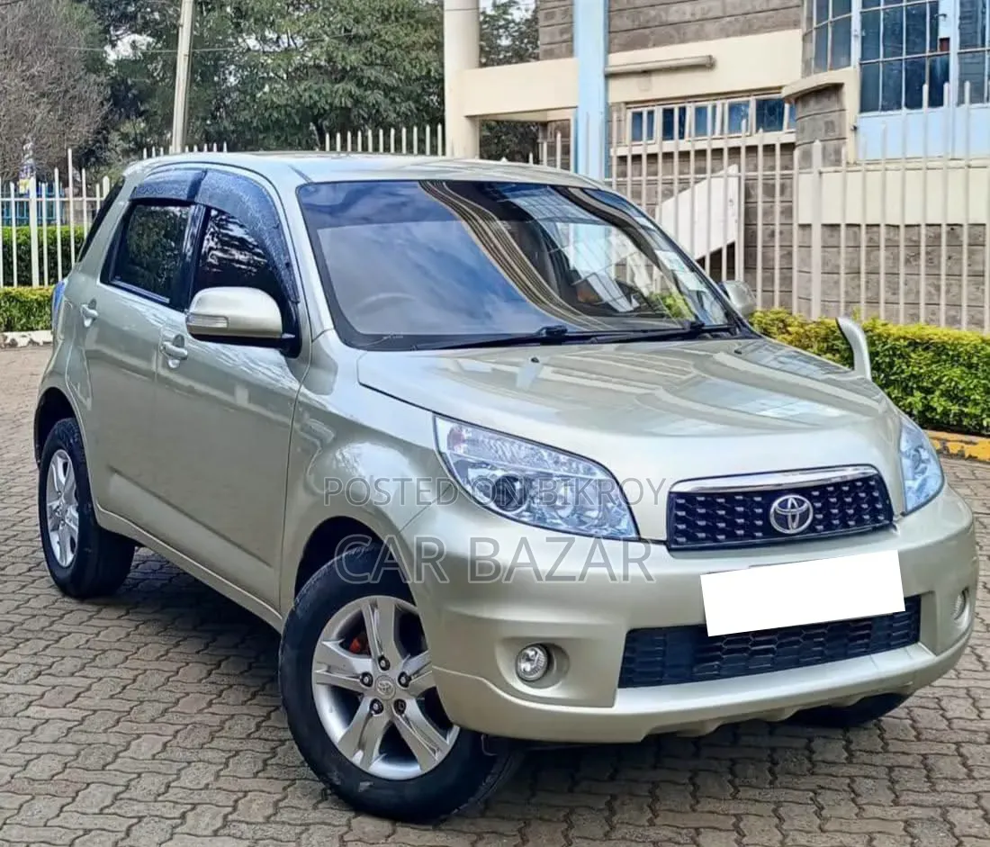 Toyota Rush 1.5 RWD 2011 Gold