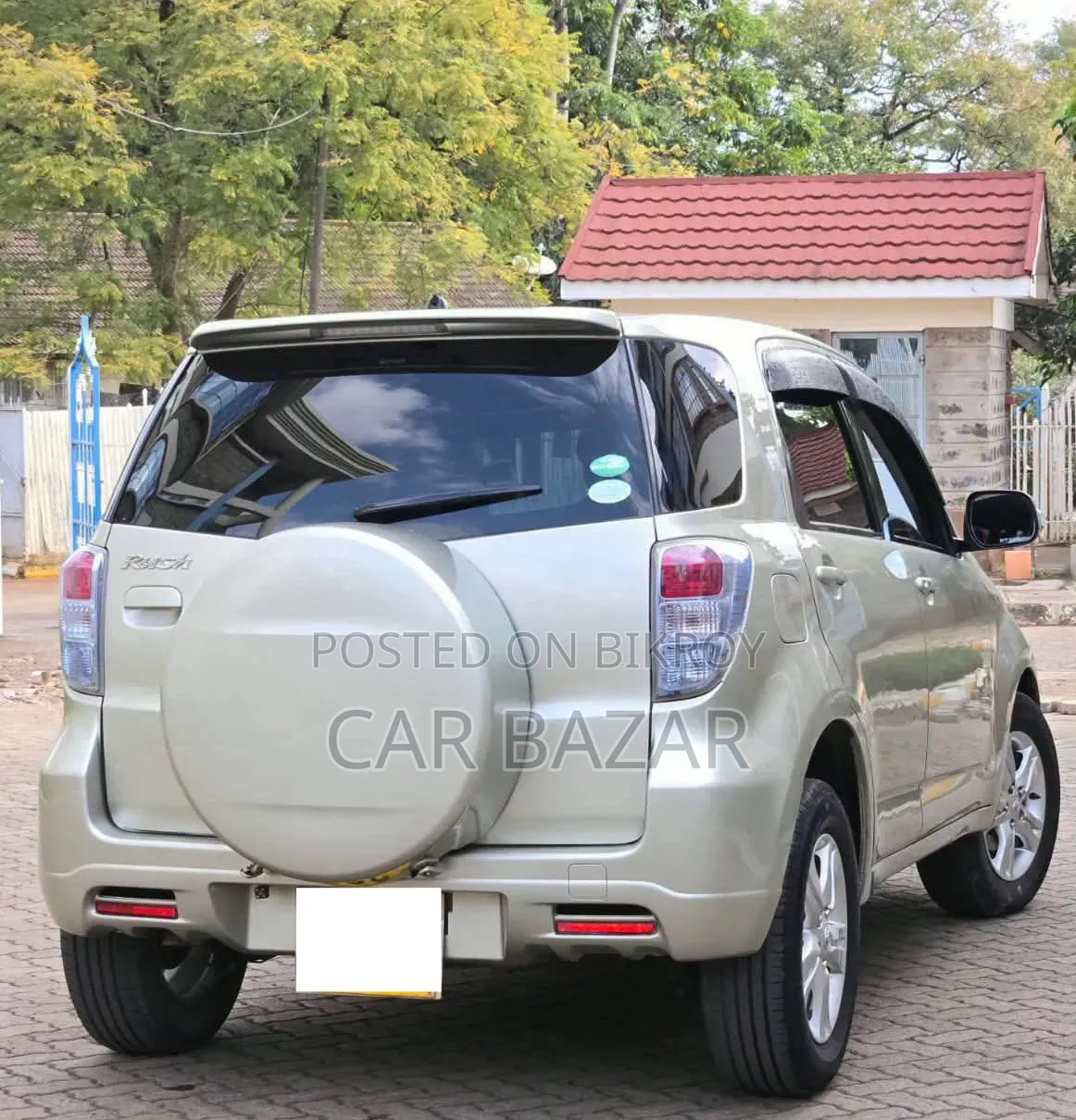 Toyota Rush 1.5 RWD 2011 Gold