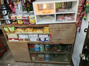 জরুরি ভিত্তিতে ভালো মানের কাঠের দোকানের ডিসপ্লে রেক/শোকেস বিক্রি হবে