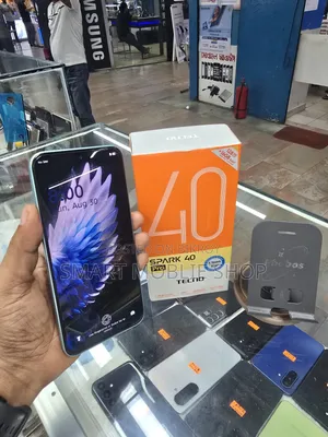 Tecno Spark 40 Pro 128 GB White