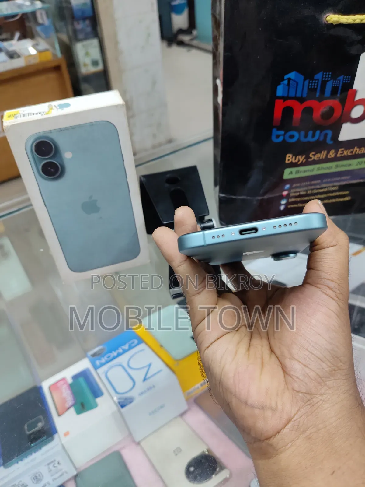 Apple iPhone 16 128 GB Green