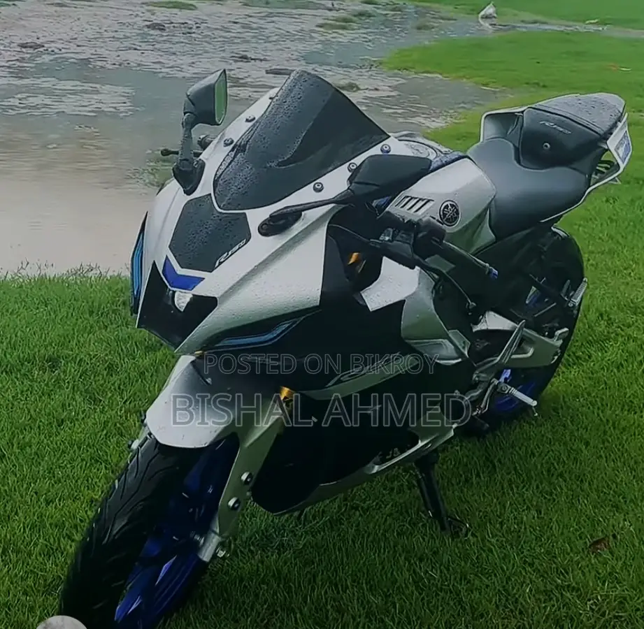 New Yamaha R15M 2024 Silver