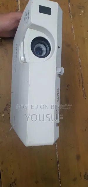 Hitachi  Projector- CP-WX3041WN বিক্রি হবে — একদম ফ্রেশ কন্ডিশন