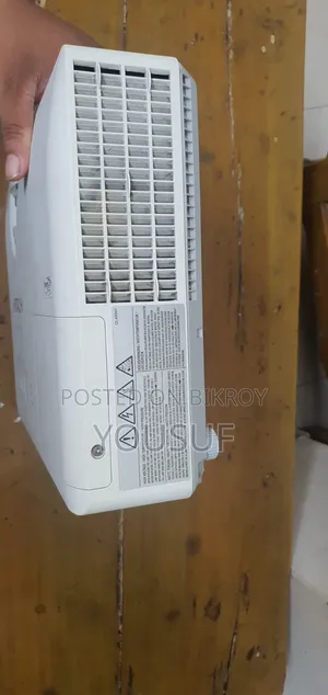 Hitachi  Projector- CP-WX3041WN বিক্রি হবে — একদম ফ্রেশ কন্ডিশন