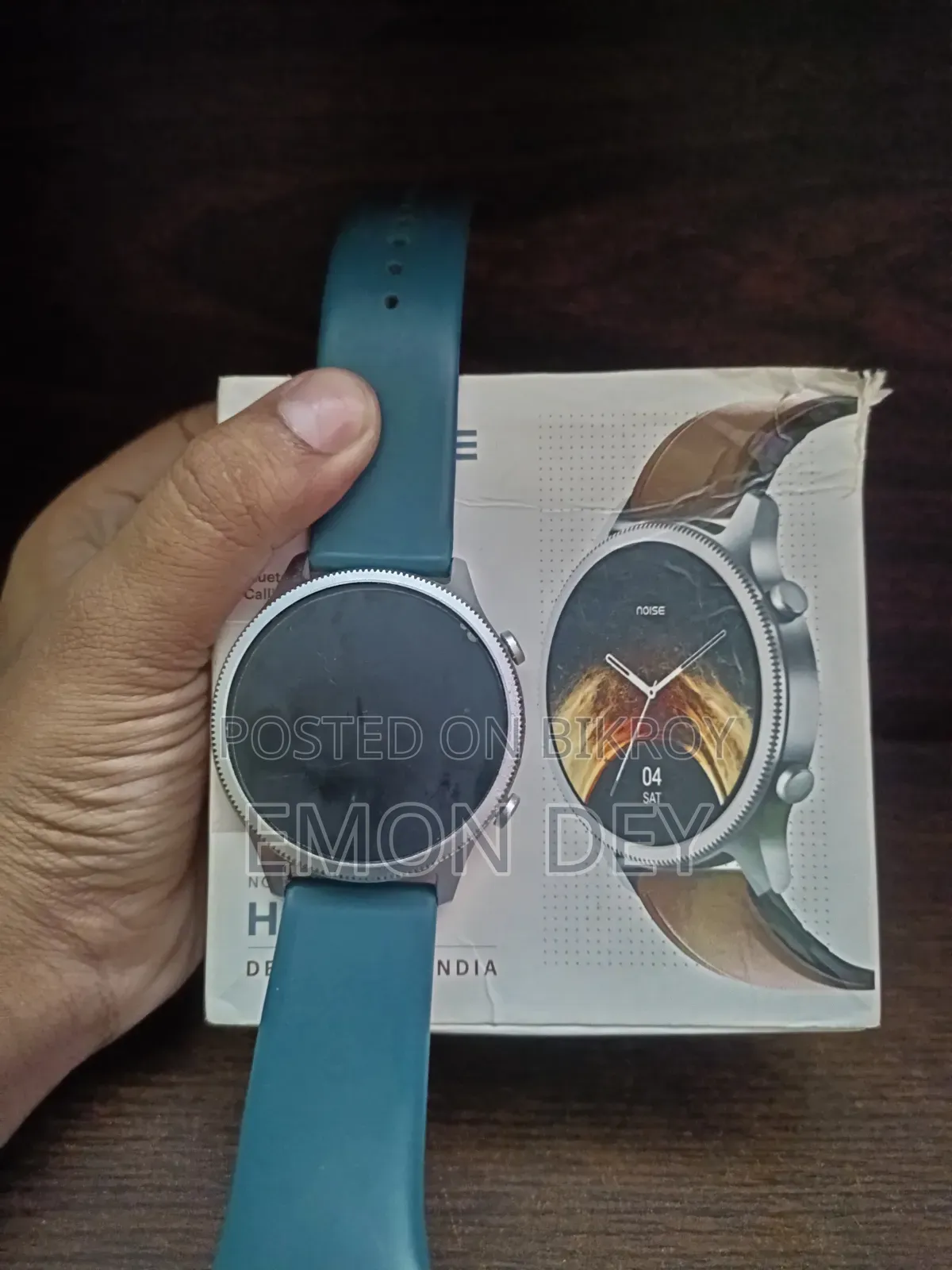 Noise NoiseFit Halo Calling 1.43" AMOLED Smart Watch