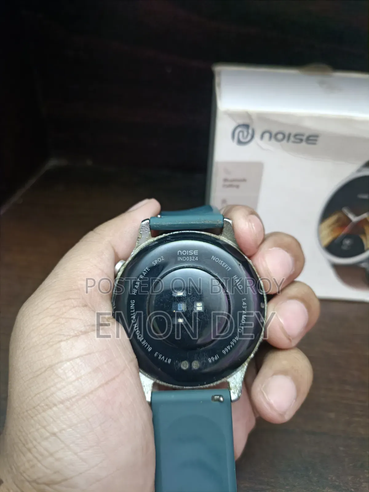 Noise NoiseFit Halo Calling 1.43" AMOLED Smart Watch