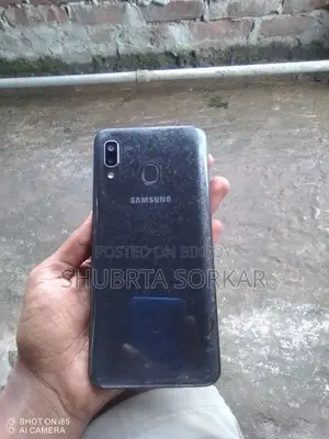 Samsung Galaxy A20 32 GB Black