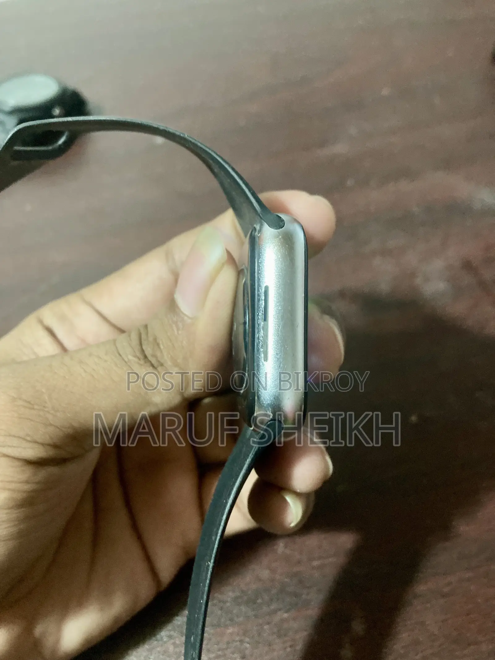 2 Smart Watches
