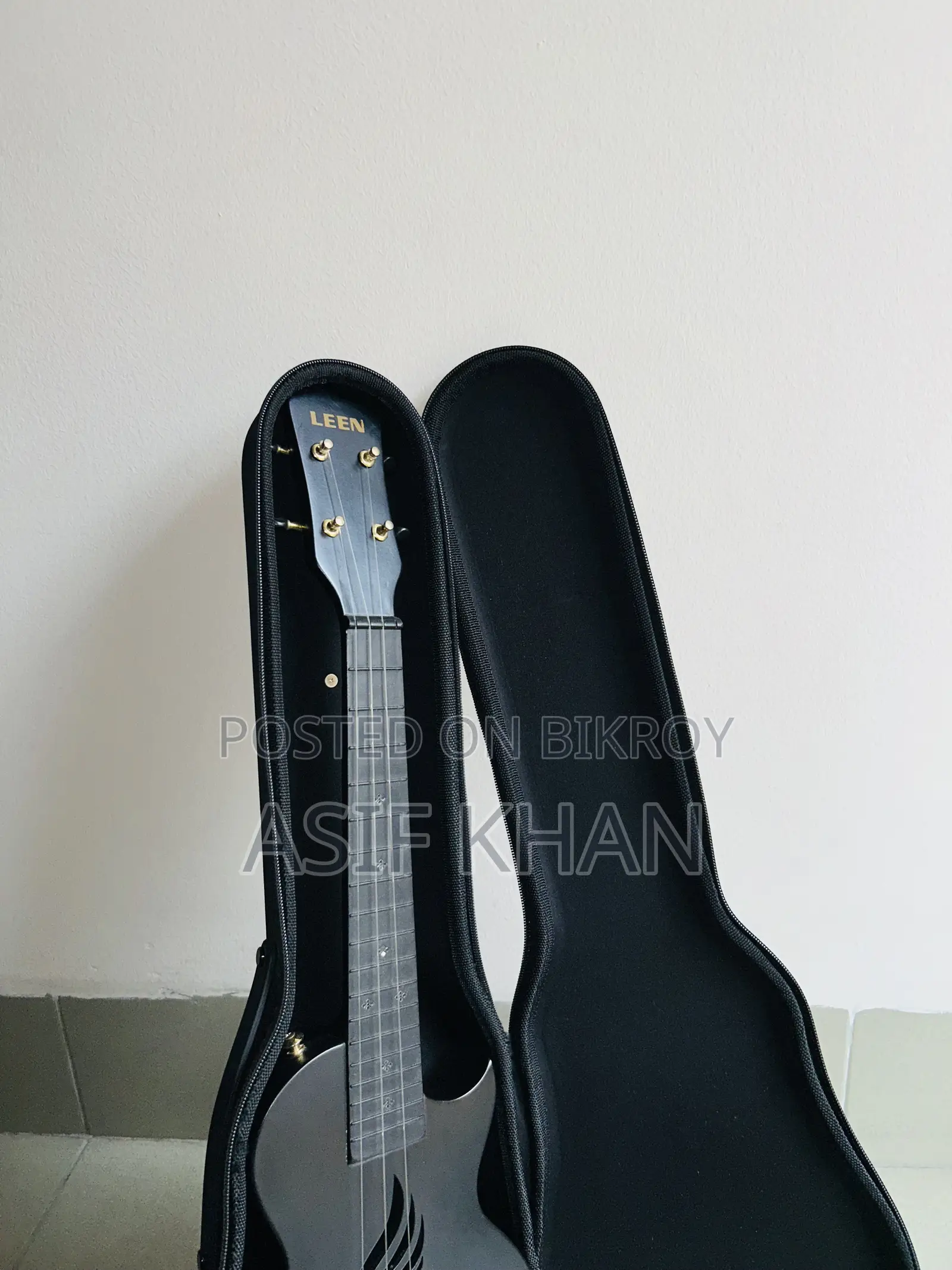 LEEN Ukulele With Hard Case – Imported From Canada – Good Condition