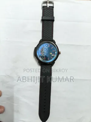 এনালগ ঘড়ি। ঠিক করে চালাতে হবে। দাম আলোচনা সাপেক্ষে।