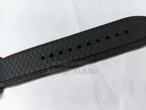 এনালগ ঘড়ি। ঠিক করে চালাতে হবে। দাম আলোচনা সাপেক্ষে।