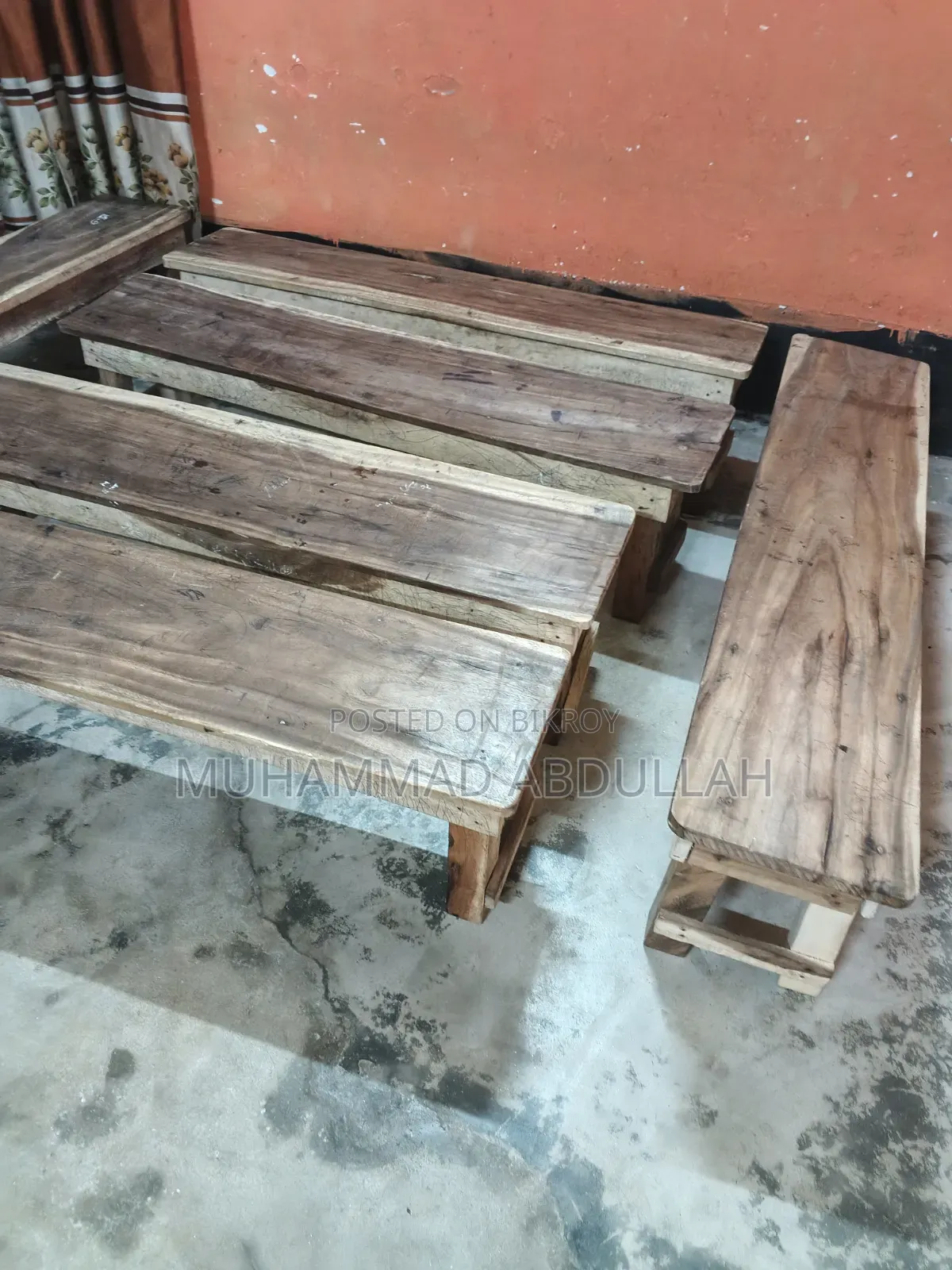 মাদ্রাসার লো ভ্যান্স