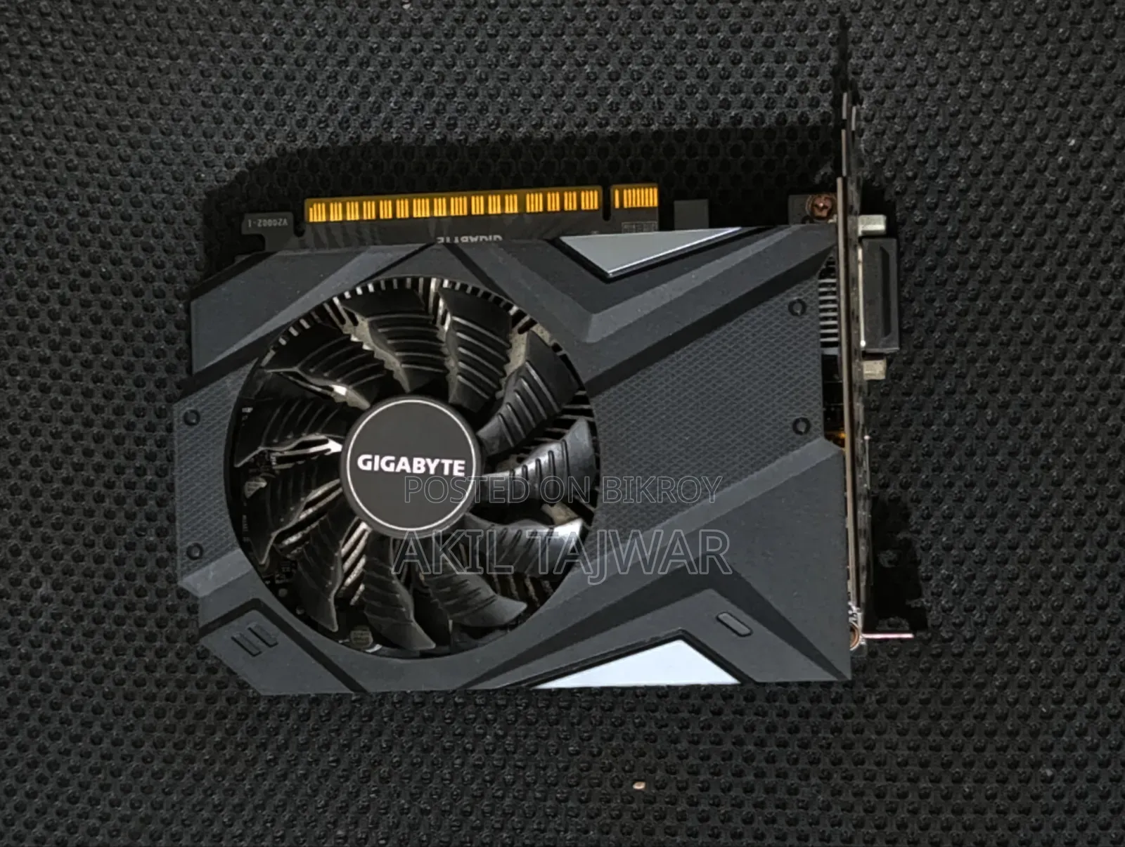 Selling Gpu: GTX 1650 OC