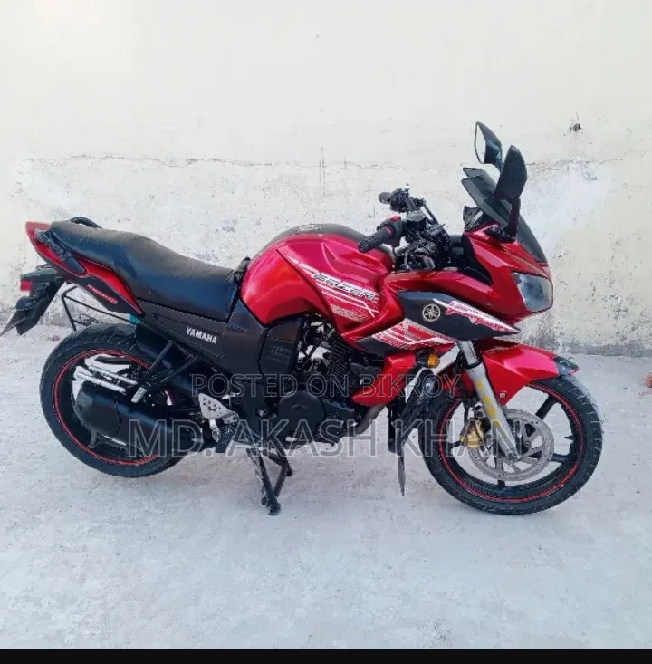 Yamaha Fazer V1 2015 Red
