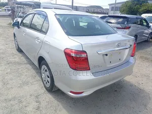 Toyota Axio 2021 Silver