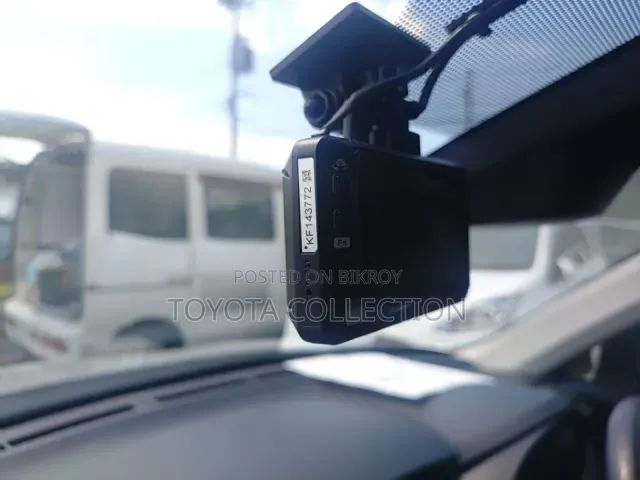 Toyota Axio 2021 Silver