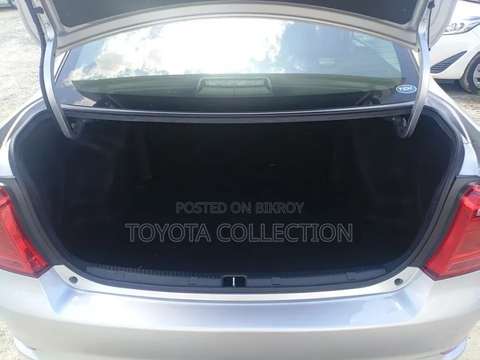 Toyota Axio 2021 Silver